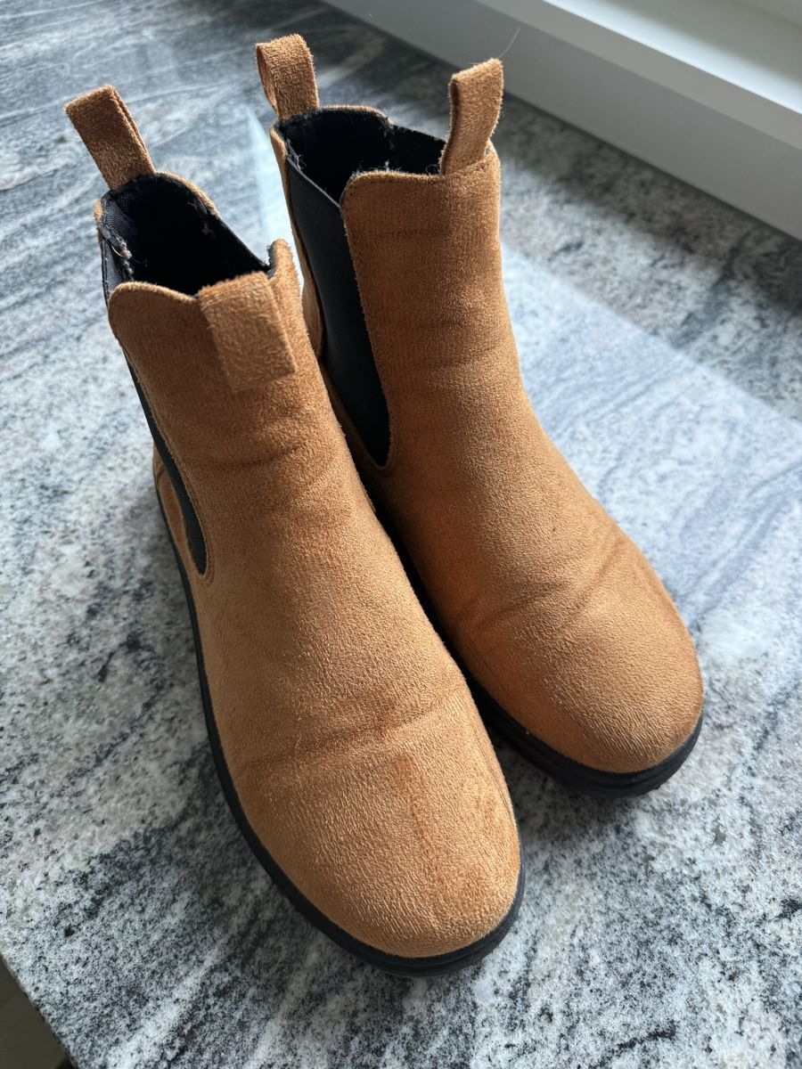 Scarpe da donna: Braune Chelsea Boots Wildleder-Optik  Gr. 40 – Nuovo (secondo la descrizione) da Hüttwilen venduto da sar_8gj7 1