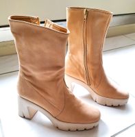Modische Beige Wildleder Stiefel, Grösse 38, Neu Ungetragen