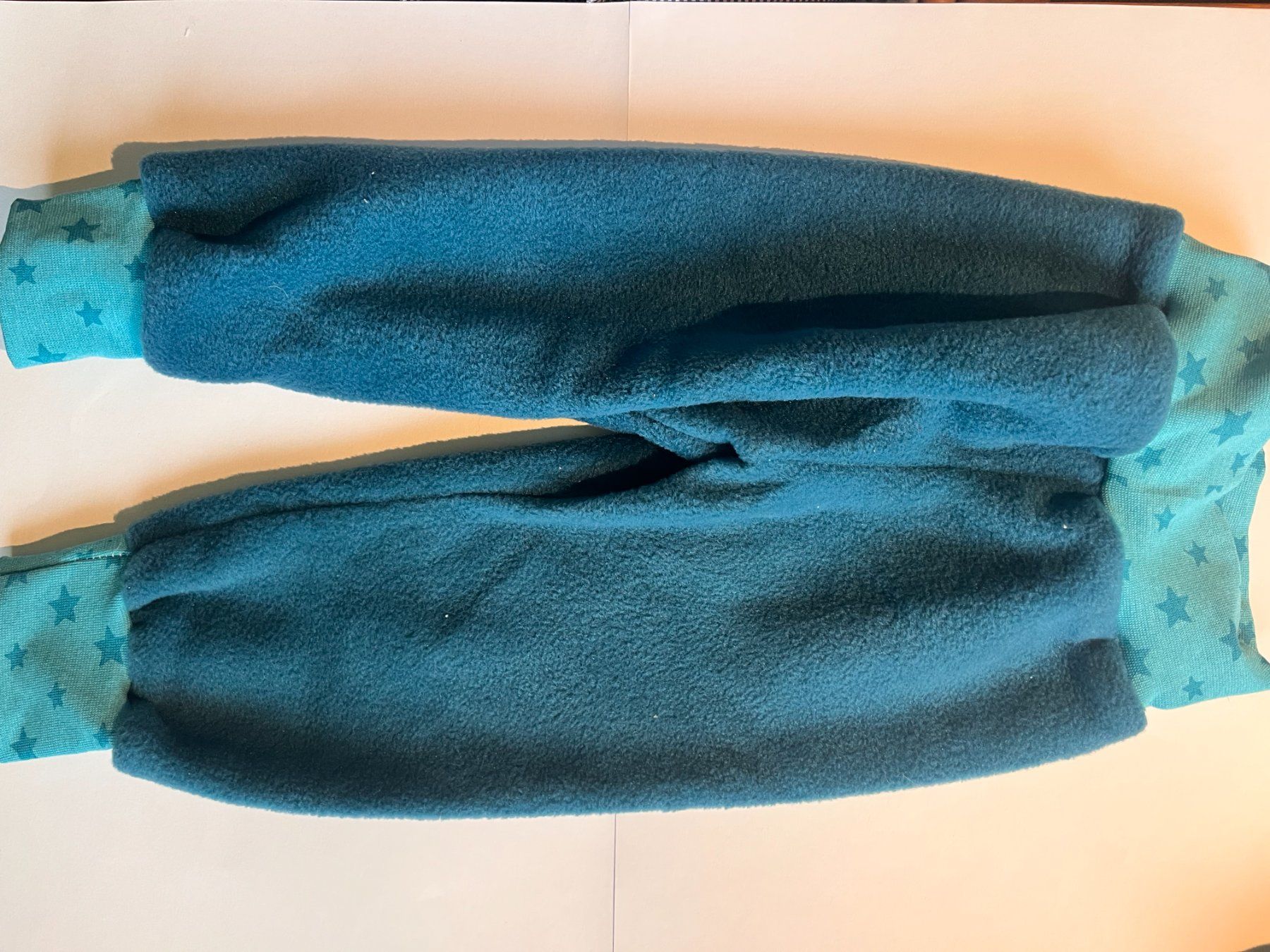 Pantaloni: 1 Kinderhose selbst genäht – Nuovo e nell'imballaggio originale da Büsserach venduto da bor_s88m