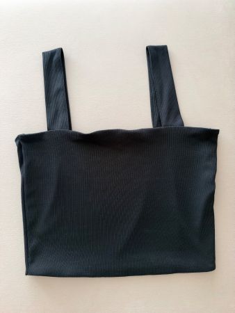 Schwarzes Top