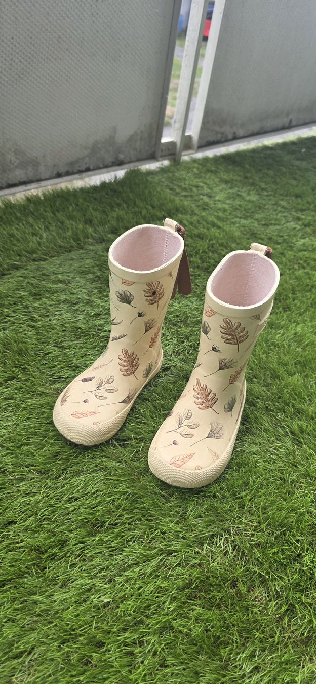 Bisgaard Schuhe für Jungen: Gummistiefel Bisgaard beige gemustert Grösse 23 – Gebraucht aus Muri AG von Damodeta