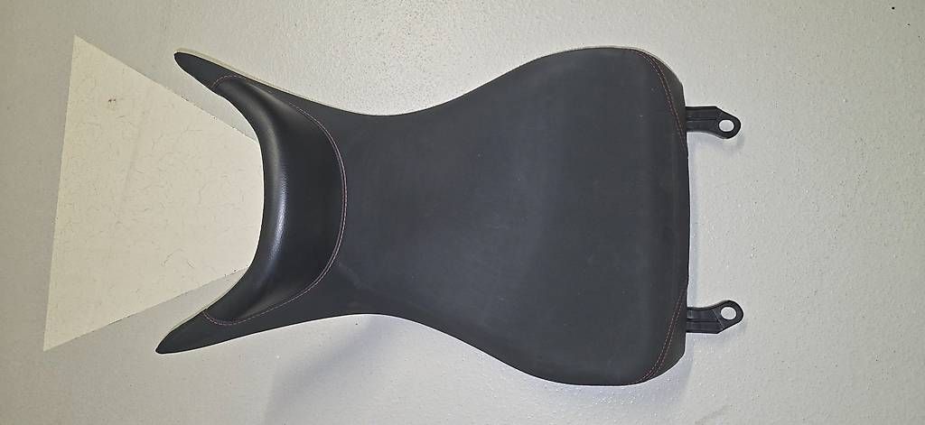 Tutti i ricambio per moto: Honda NT1100 selle comfort – Usato da Crissier venduto da tic_qb2s