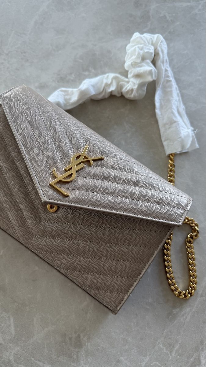 Portemonnaies: Saint Laurent Monogram Envelope Wallet on Chain – Neuf avec emballage d'origine à Pully par Vincent_b 1