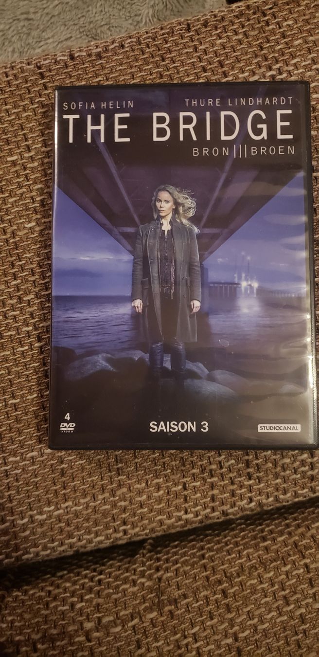 Tutti i DVDs: Saisons 1 à 3 de The Bridge (DVD) – Usato da Le Séchey venduto da Jill93 4