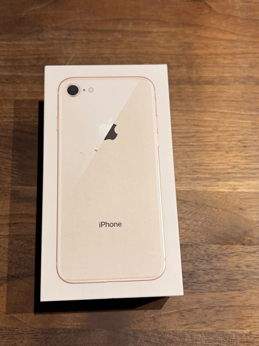 Apple Telefoni cellulari / Smartphones: Boîte iPhone 8 – Nuovo (secondo la descrizione) da Le Cerneux-Péquignot venduto da dav_57m2