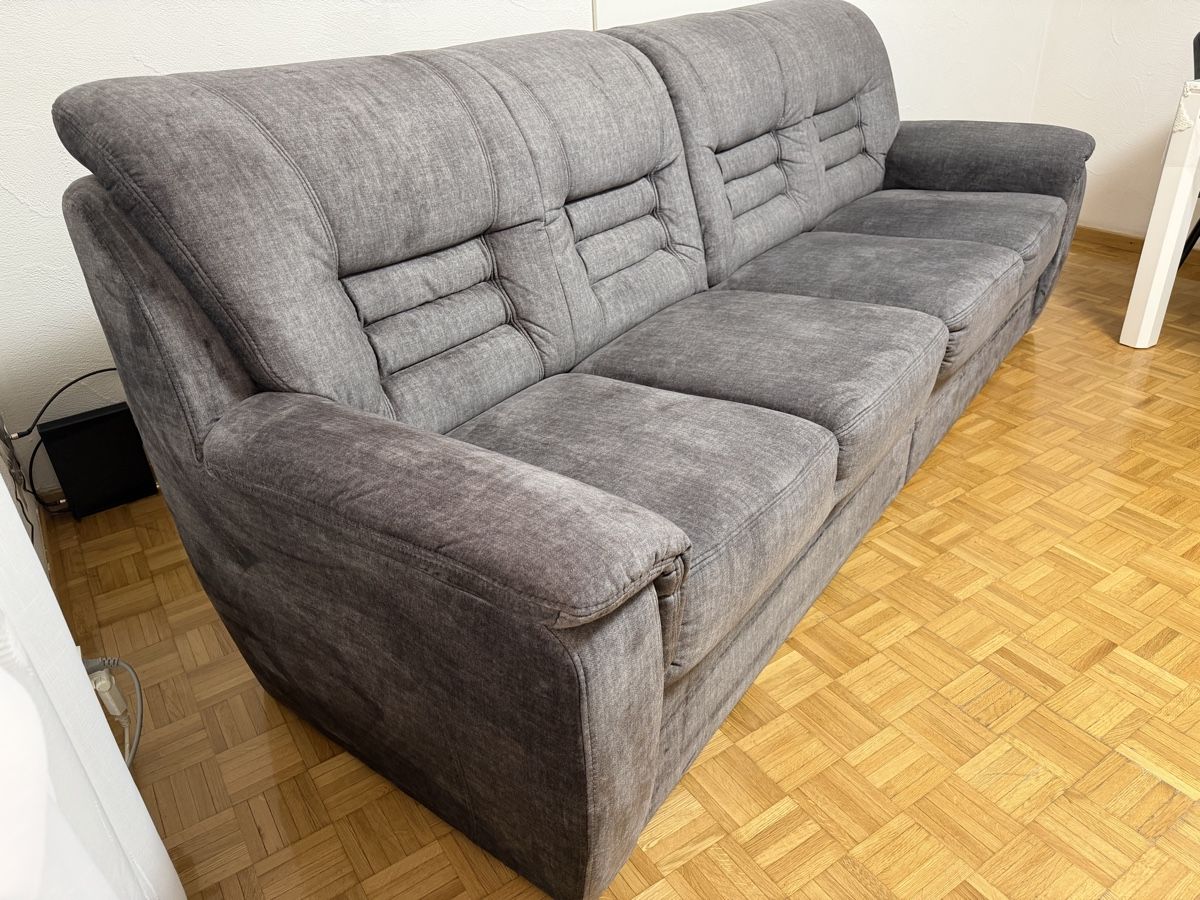 Conforama Sofas: Sofa 4-Platz grau Stoff – D'occasion à Wohlen AG par tiperio