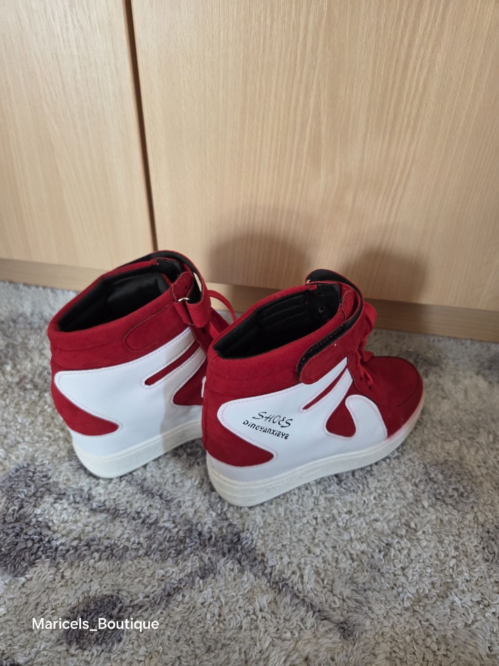 Scarpe da donna: Schuhe mit verstecktem Keilabsatz, Größe 35 – Usato da Winterthur venduto da Maricels_Boutique 2