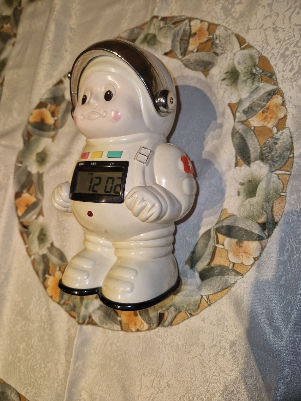 Sveglie: Süsser Astronaut Wecker digital mit Schweizer Flagge. – Usato da Willisau venduto da mar_j55v 1