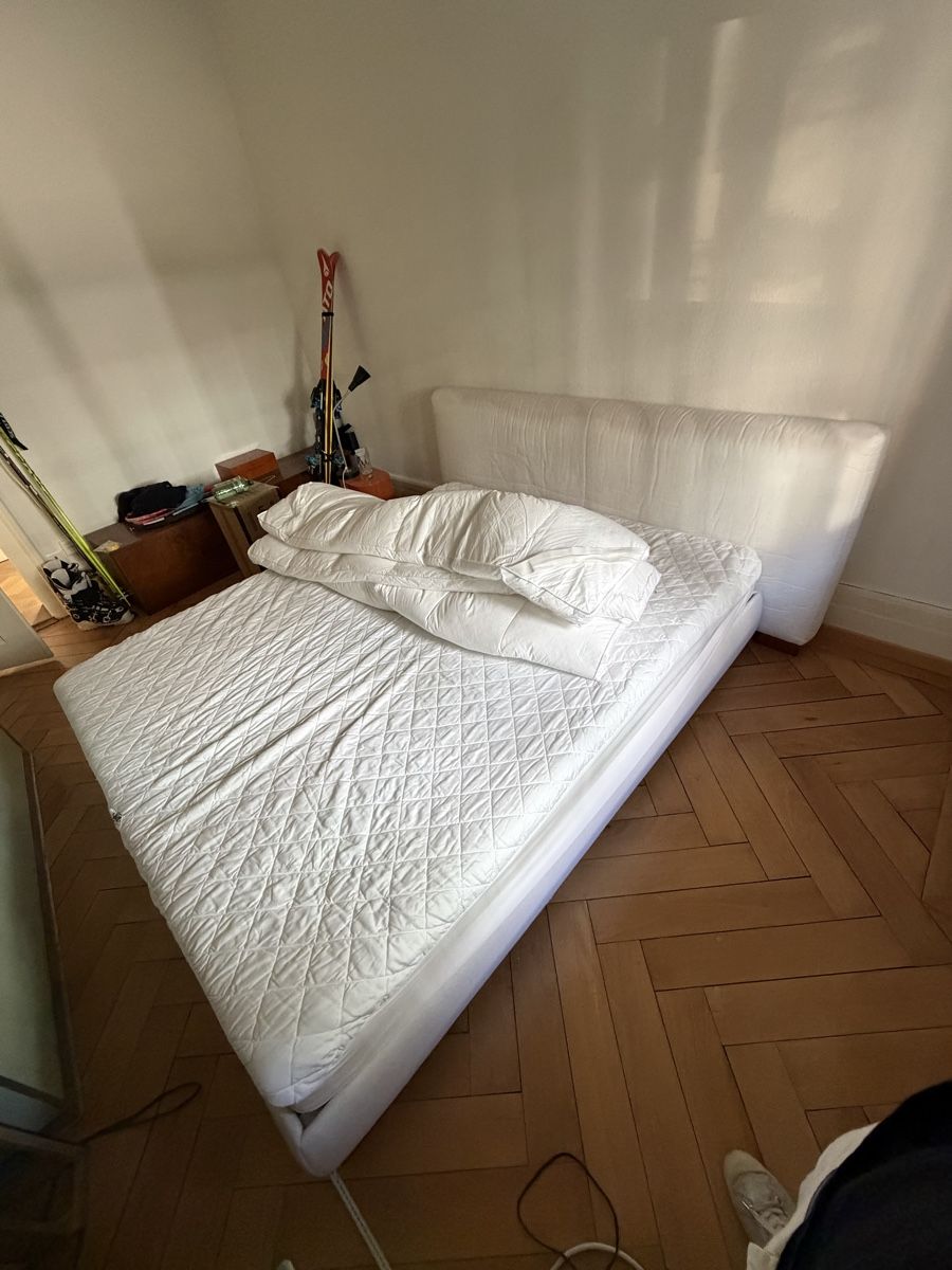 Letti: White double Bed For Free – Usato da Zürich venduto da dav_6z2j