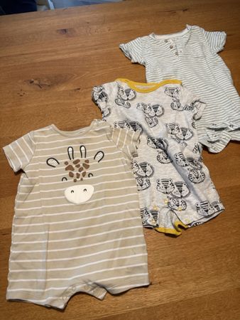 3 Baby Sommer kurzarm Strampler Grösse 68, Top Zustand, Süss