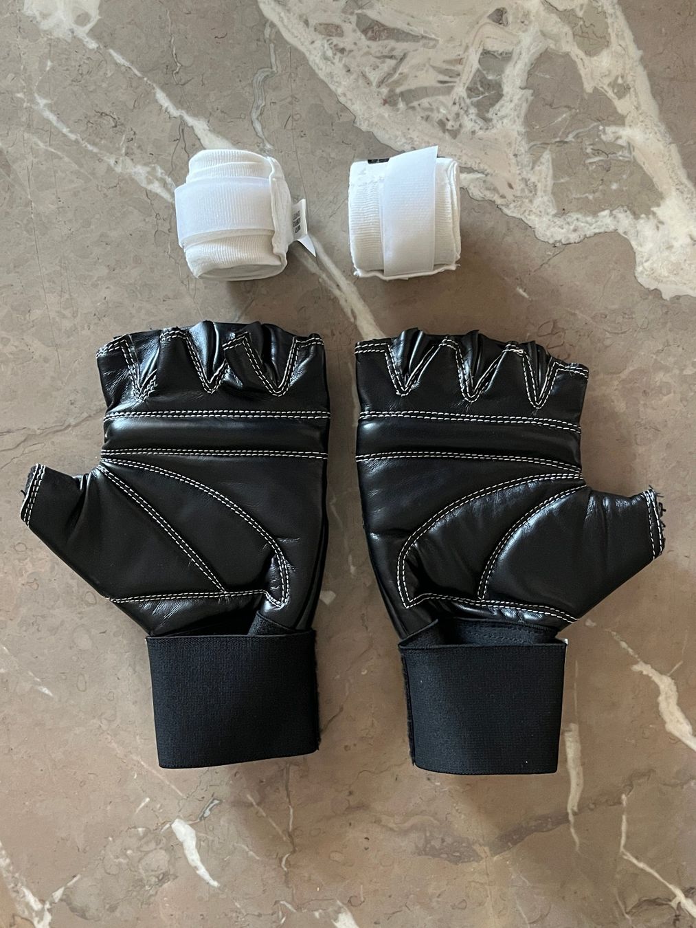 Adidas Guanti & manicotti: Gant de boxe + bande – Usato da Savagnier venduto da taianab 1