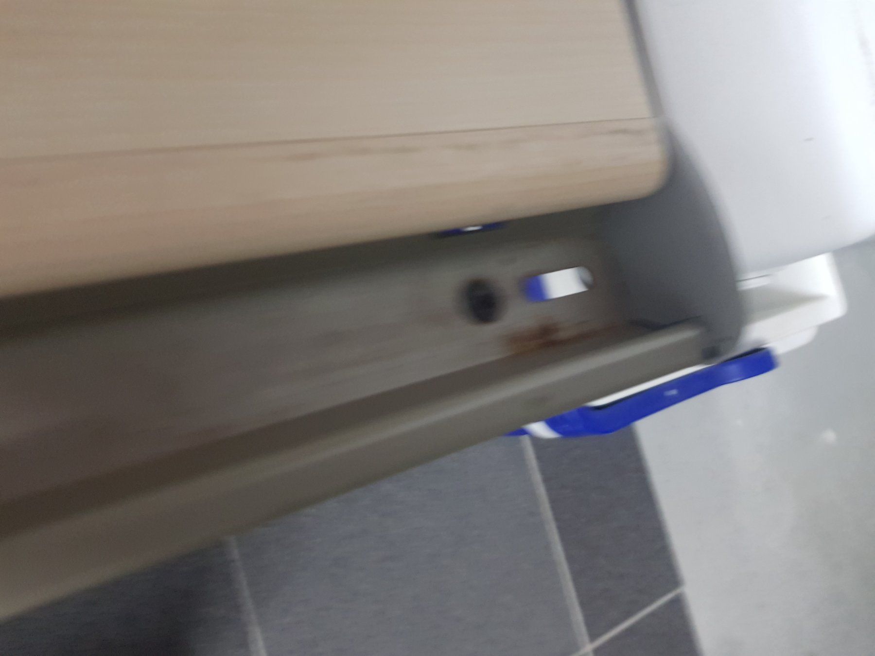 Tavoli: MOLL Tische Gratis, ein Teil Fehlt! – Difettoso da Effretikon venduto da Freedom2025 5