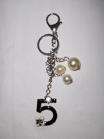 Schlüsselanhänger/Taschenanhänger "No. 5" mit Perlen