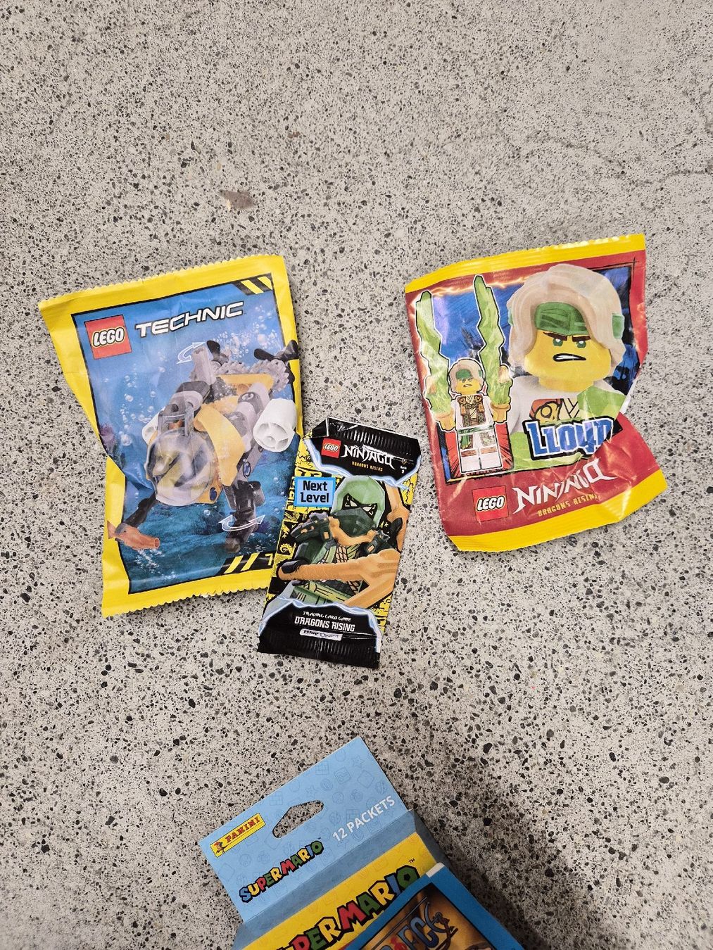 Lego Baukästen: Lego Ninjago und Technic – Neu und originalverpackt aus Wabern von konbini