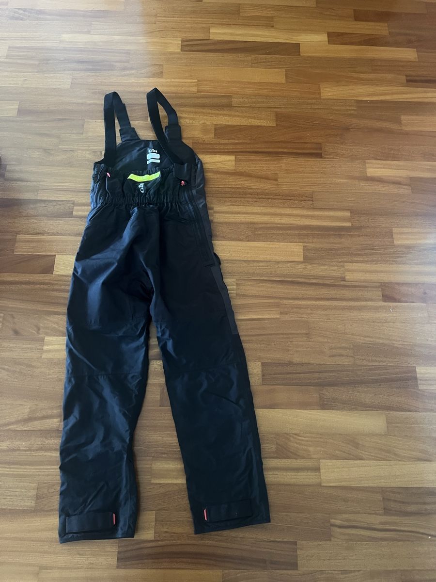 Pantaloni: Segelhose Damen, Marke: Gill  – Usato da Gutenswil venduto da Cornelia011