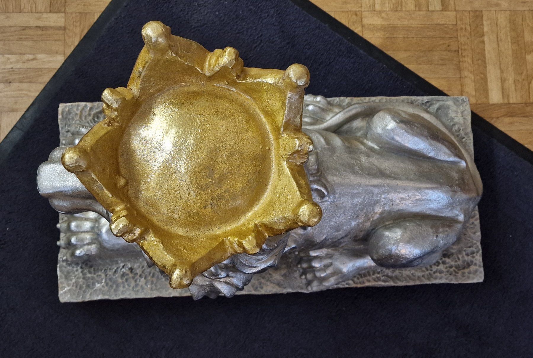 Skulpturen & Statuen: Löwe Silber mit Krone Gold Gross – Neu und originalverpackt aus Schaffhausen von AtelierPudesco 3