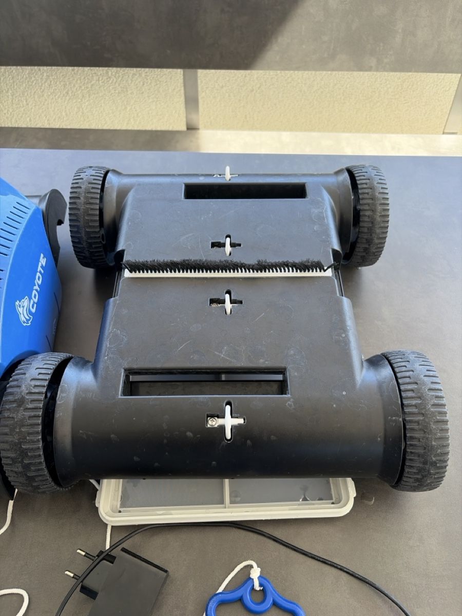 Schwimmbad-Zubehör: Poolroboter Poolsauger Winny Pool Cleaner – Gebraucht aus Villmergen von Bullenberg 3