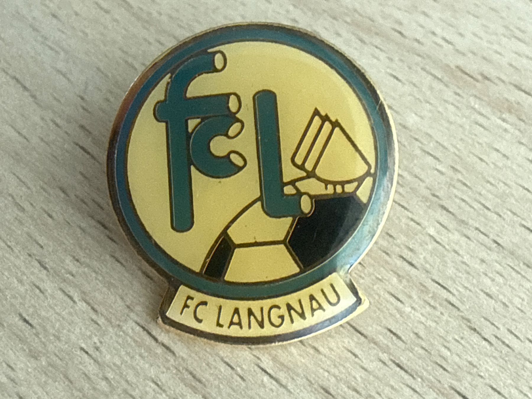 Placchette & Badge: Pin FC Langnau – Usato da Glattbrugg venduto da Schweigmatt