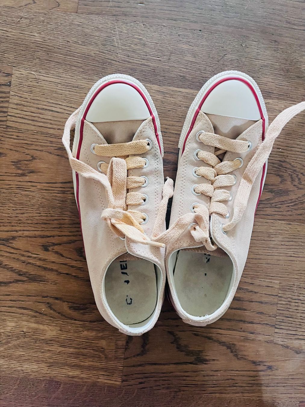 Scarpe da uomo: Converse in Wildlederoptik, Farbe beige – Usato da Hirzel venduto da smunoz