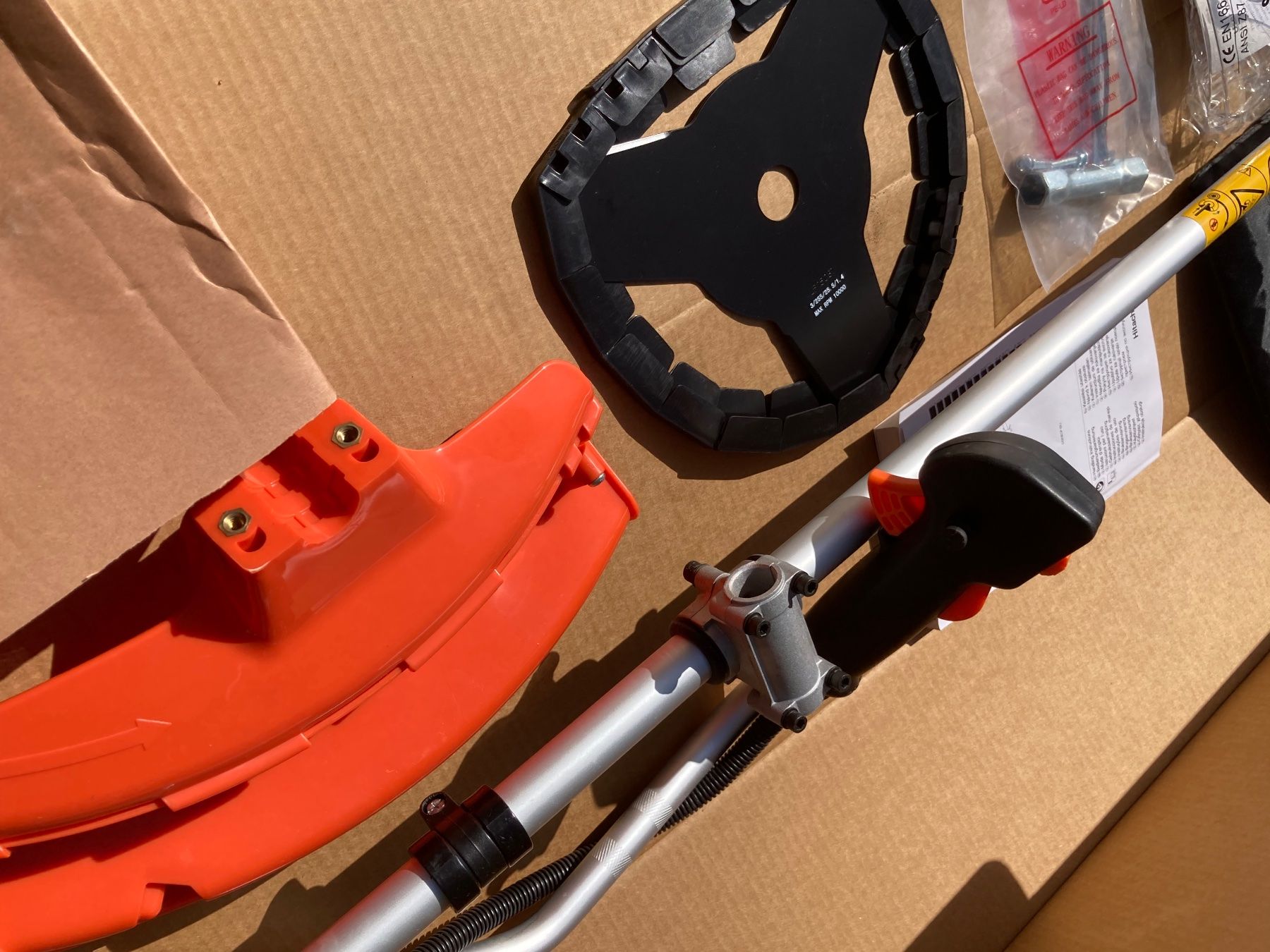 Hitachi Tagliaerba: Débroussailleuse Hitachi CG23ECP(S) Neuf – Nuovo e nell'imballaggio originale da Bassecourt venduto da CALUMET-X 5