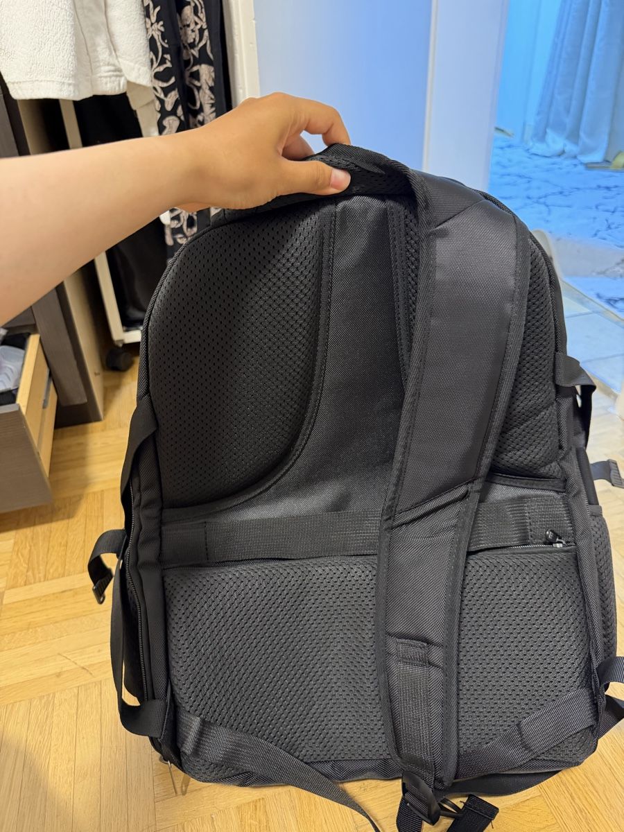 Sacs à dos: Rucksack schwarz mit USB-Ladefunktion – Neuf (Voir description) à Basel par sid_dem 2