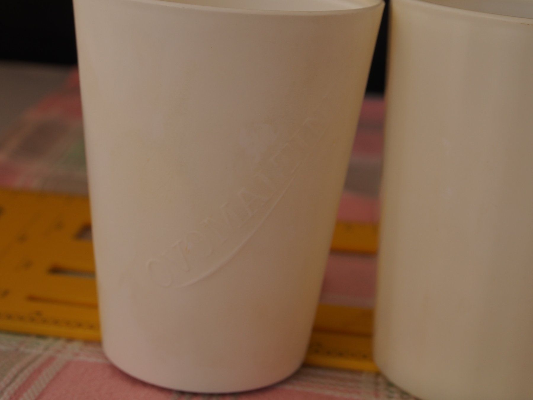 Elettrodomestici da cucina: verre plastique Ovomaltine – Usato da Ovronnaz venduto da Etagne68 5