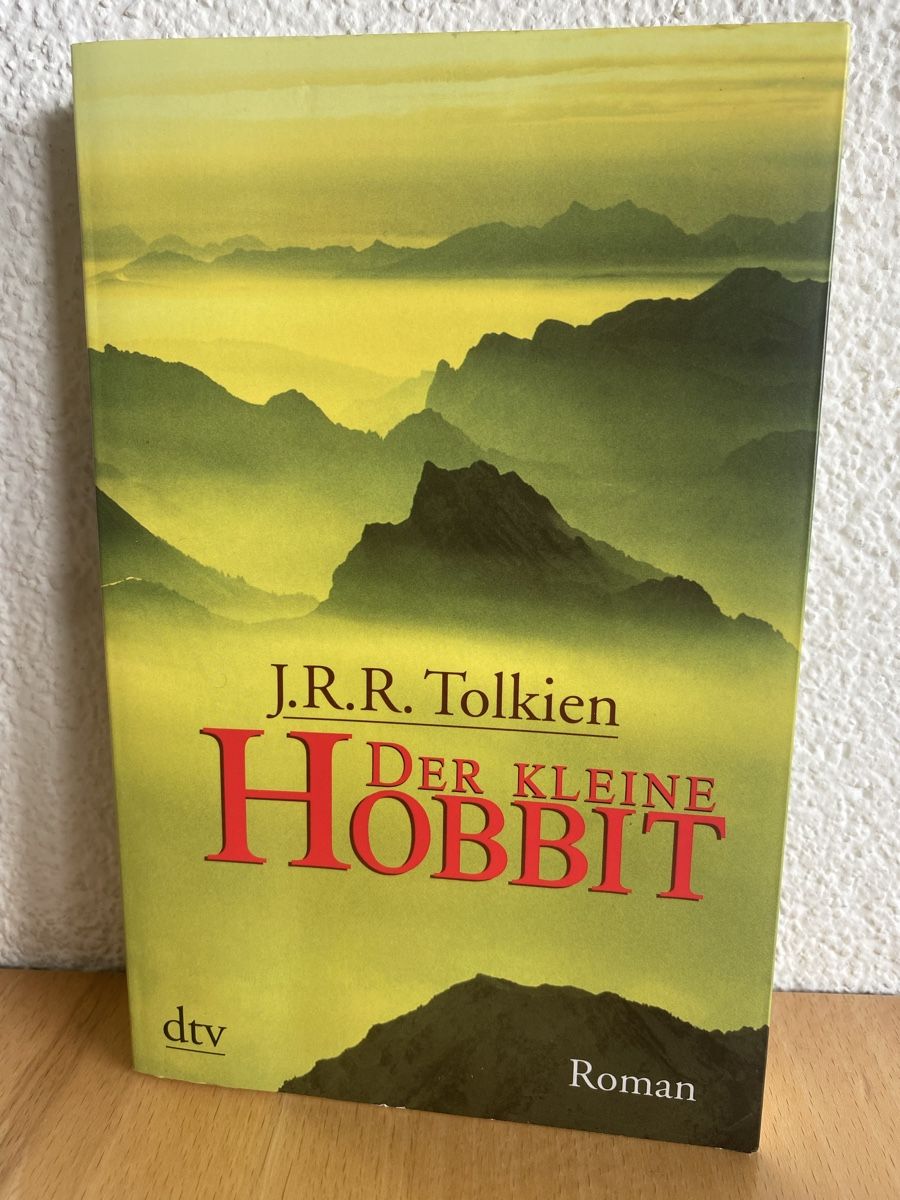 Bücher: Der kleine Hobbit - J.R.R. Tolkien – Gebraucht aus Schwarzenburg von