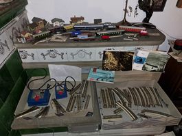 Marklin HO-Eisenbahn, Züge Häuser Wagons usw.Vintage