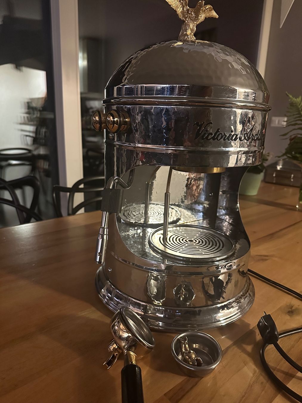 Victoria Arduino Macchine per caffè & Macchine per espresso: Machine à café Venus Family – Difettoso da Montcherand venduto da News78 2