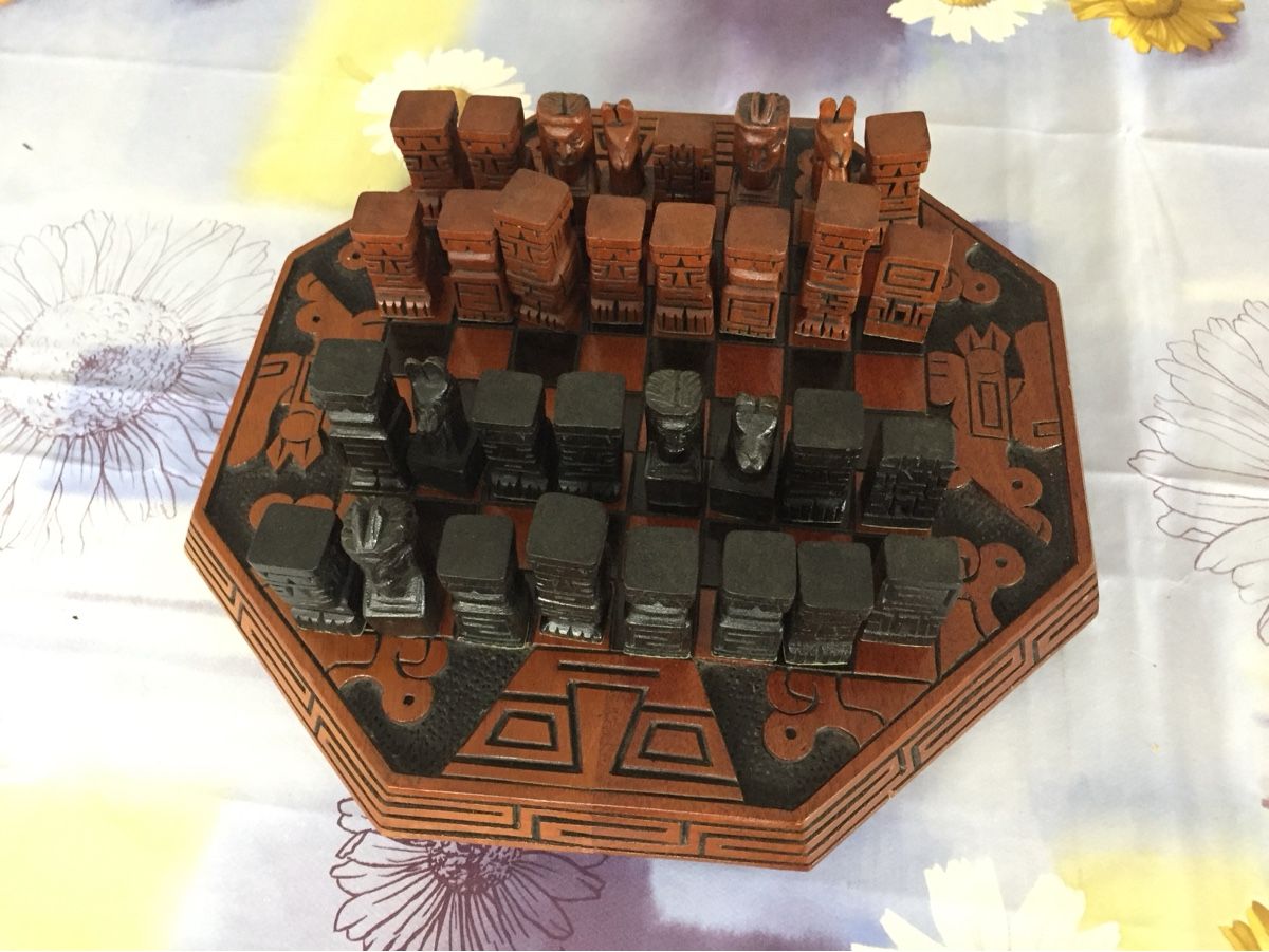 Giochi: Handgeschnites Schachbrett – Usato da Chur venduto da Sial