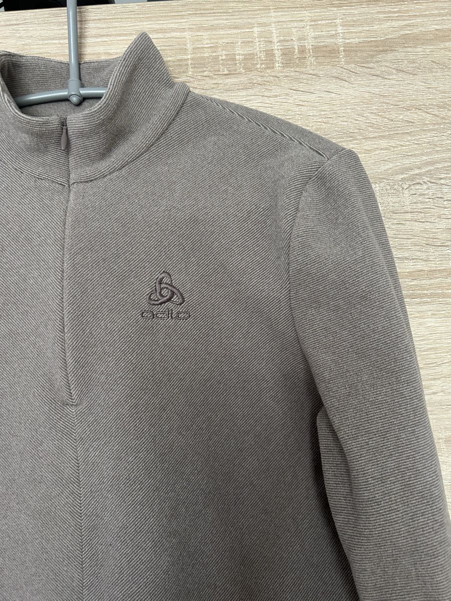Odlo Pullover & Sweatshirts: Pull – Gebraucht aus Lausanne von naranjo 1