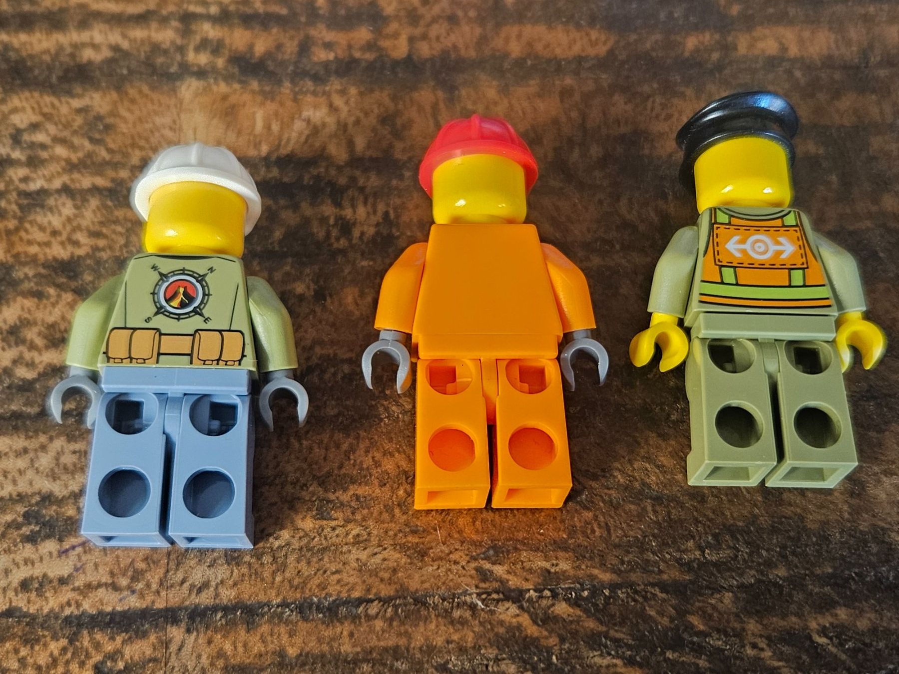 Lego Kit di costruzioni: lego lot de 3 figurines – Usato da Confignon venduto da Ecrofigs 1