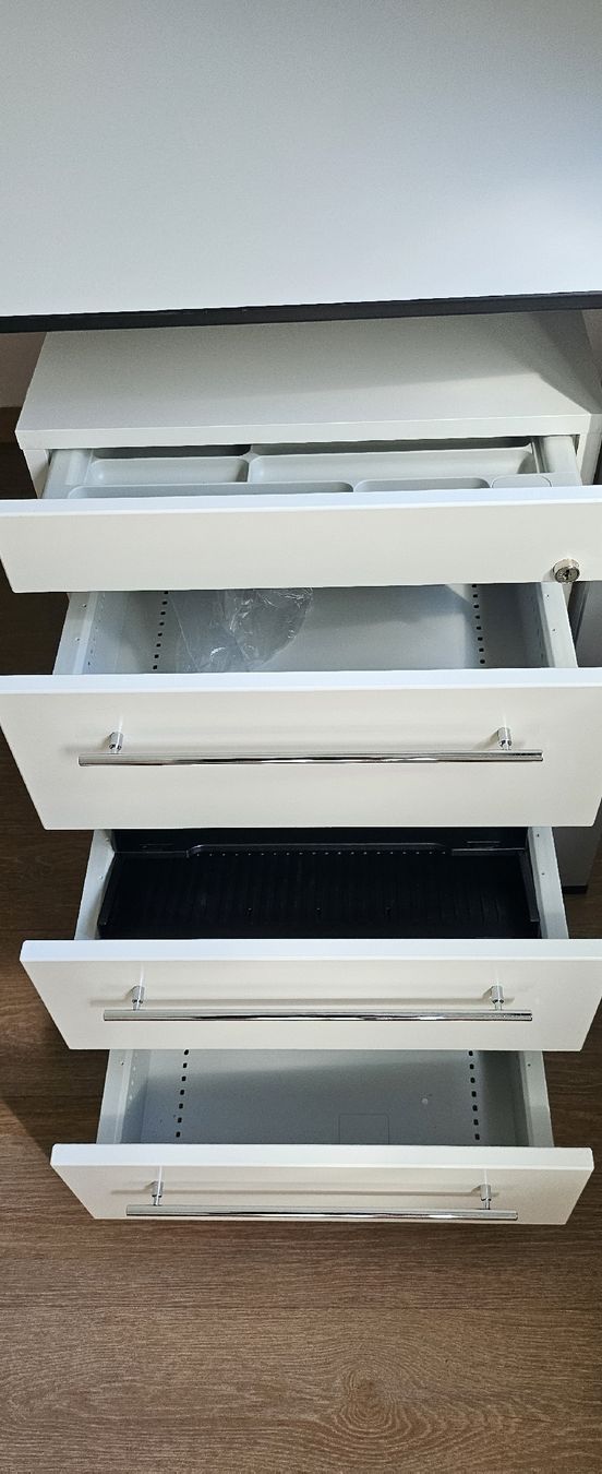 Scrivanie: Bürotisch-Schreibtisch – Usato da Basel venduto da Xanperican 5