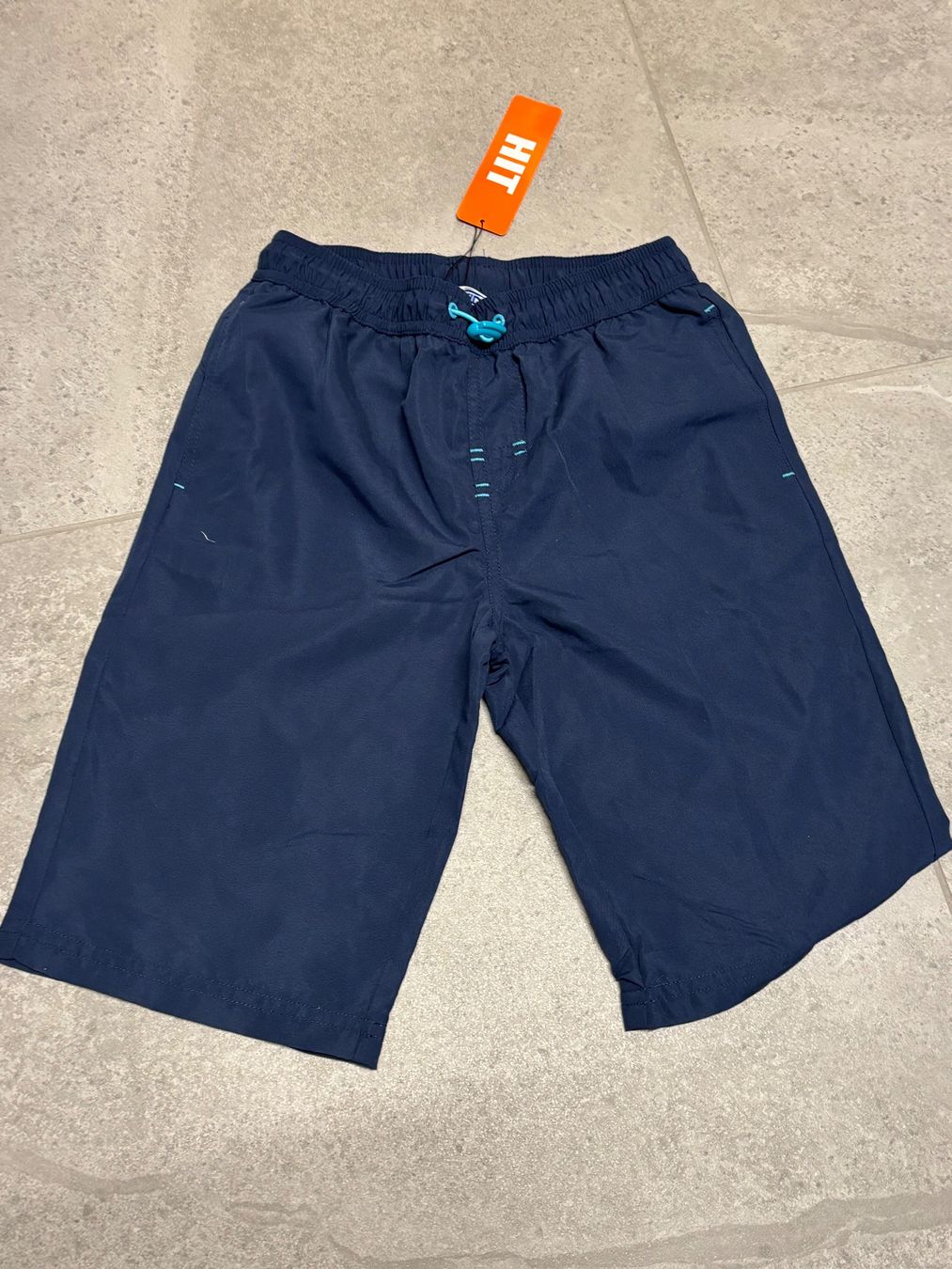 Pantalons: Shirt neuf 134 – Neuf (Voir description) à Salvenach par gwenwywar