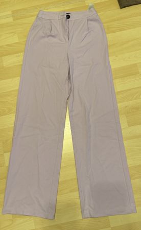 Bershka Lilafarbene Stoffhose Gr. 34 
