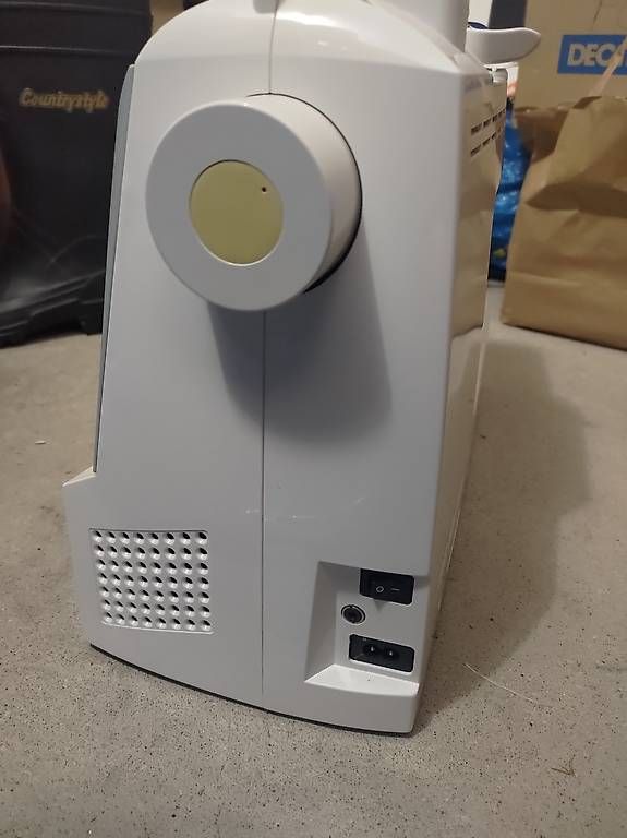 Macchine da cucire: Machine à coudre singer – Usato da Bulle venduto da daisyl3176 2