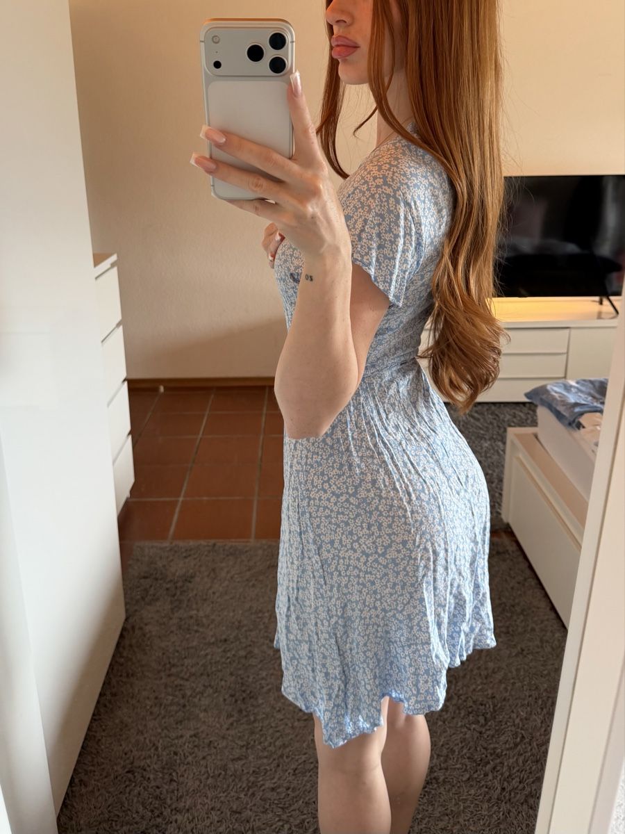 Robes: Kleid blau geblümt – Neuf (Voir description) à Frümsen par laura002 1