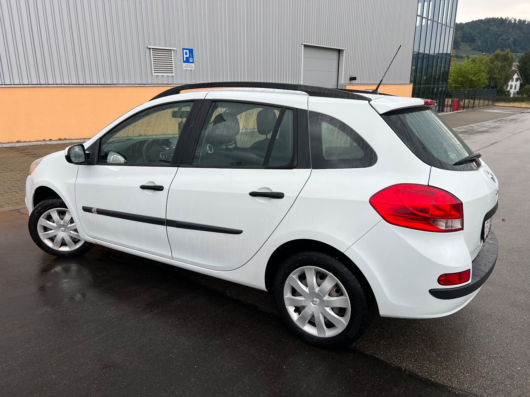 Renault Autos: Renault Clio 1.2 Kombi weiss mit MFK – Gebraucht aus Eschenz von steyr-92 3