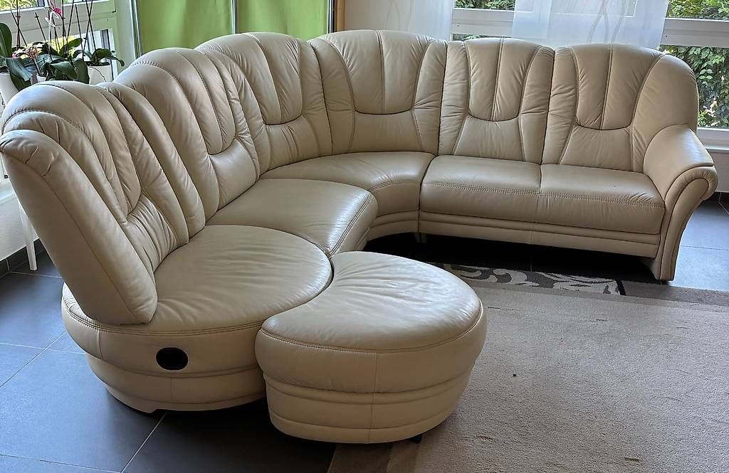 Sofas: Ledersofa Echtleder mit drehbarem Sessel – Gebraucht aus Niederwil AG von mk7_pq5p