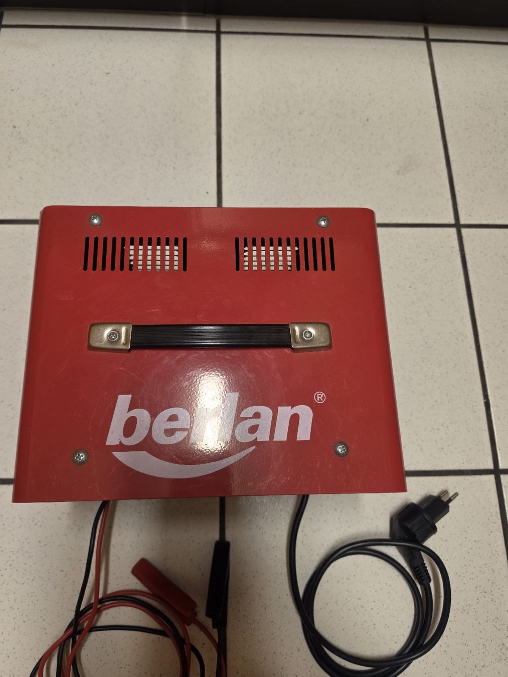 Caricabatterie: Berlan Batterieladegerät 12V/24V BBLG30  – Usato da Oberkirch LU venduto da schegy-by-jonsen 1