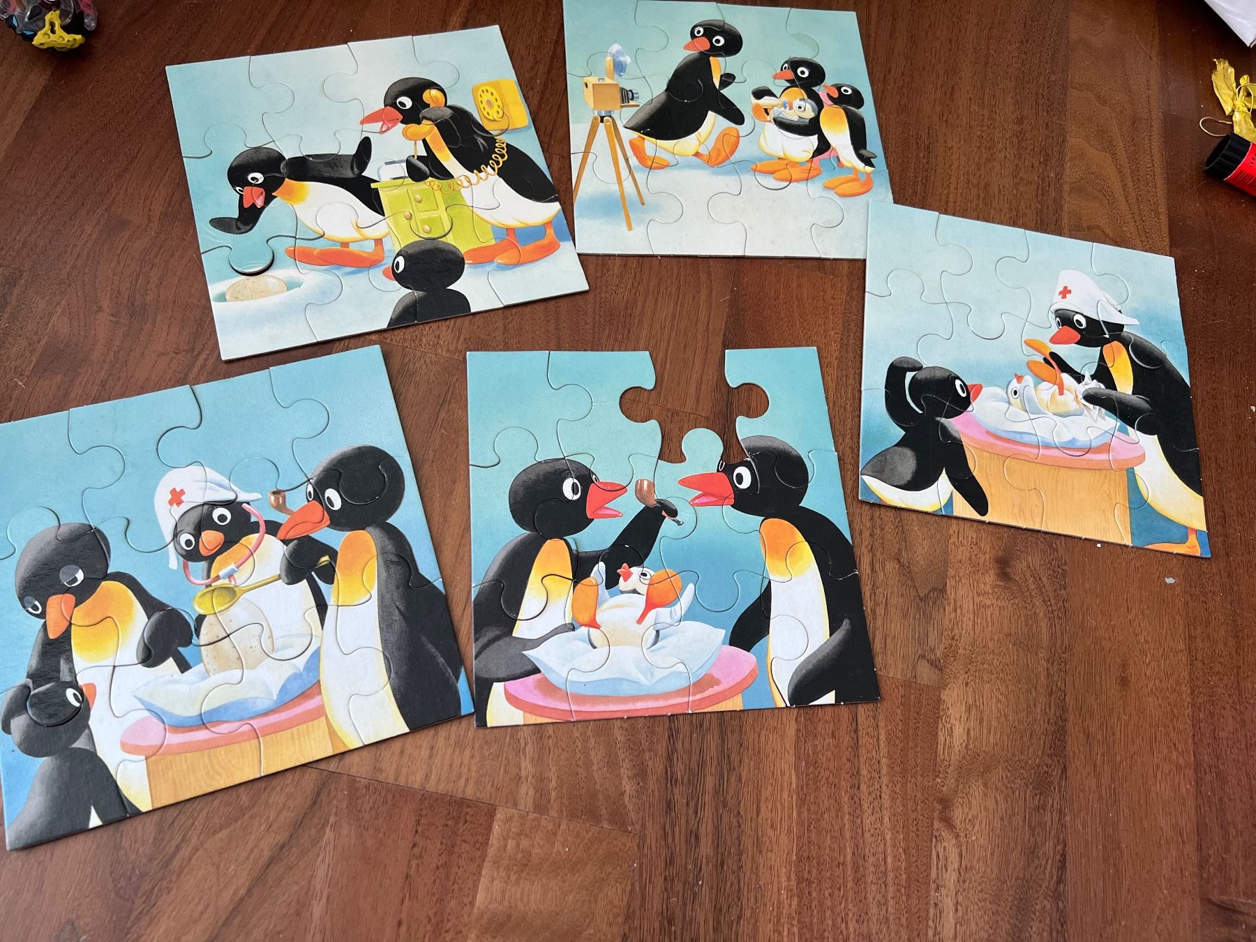 Puzzle: Pingu 5 Puzzles Set 12 Teile pro Puzzle – Difettoso da Jona venduto da Sariksa 1