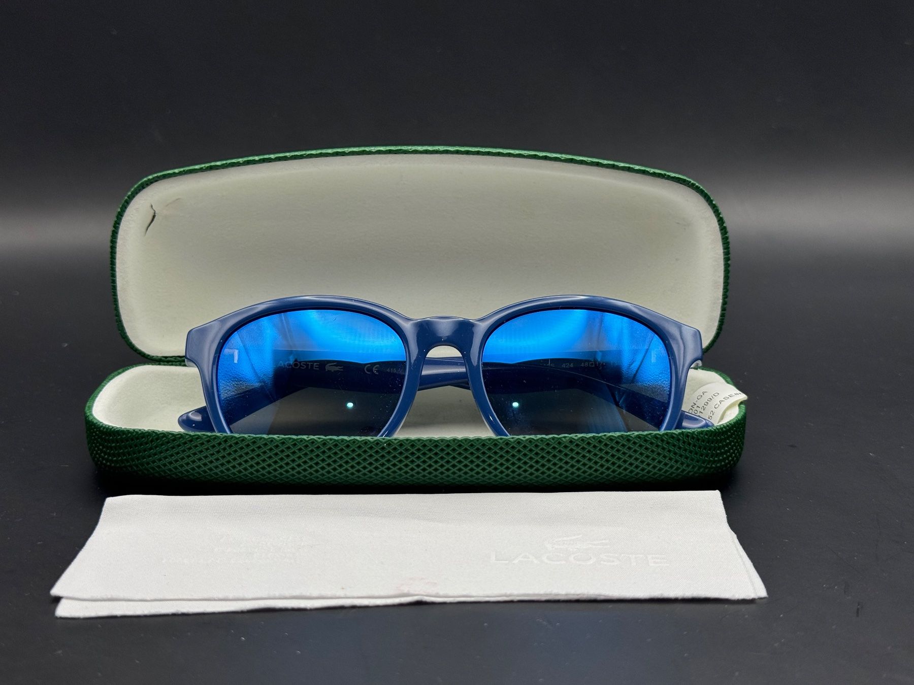Lacoste Occhiali & Lenti: Original Lacoste Kinder/Junior-Sonnenbrille 48mm – Usato da Meisterschwanden venduto da Nandda