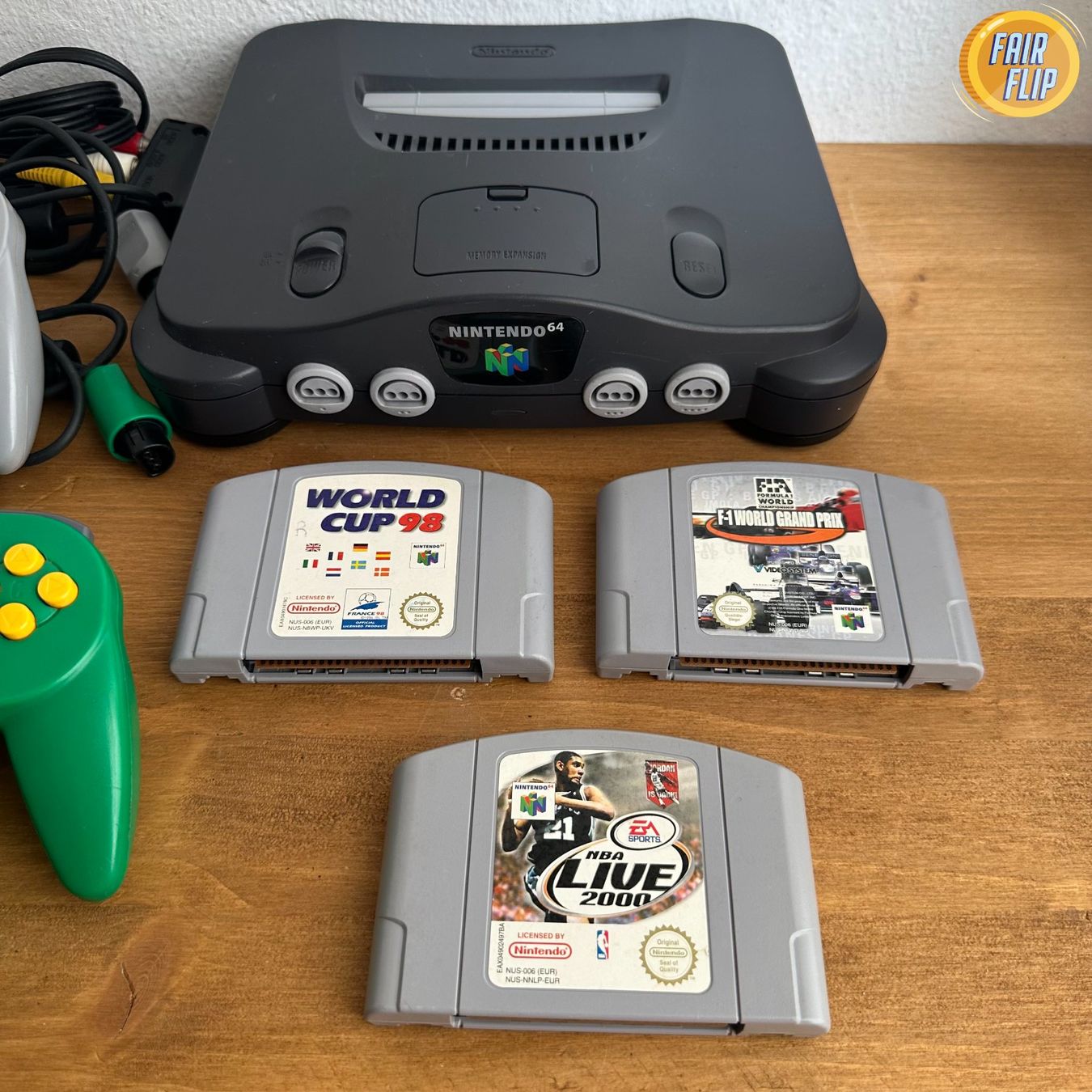 Nintendo Console: Nintendo 64 Konsole mit 2 Controller und Spiele – Usato da Luzern venduto da fairflip 1