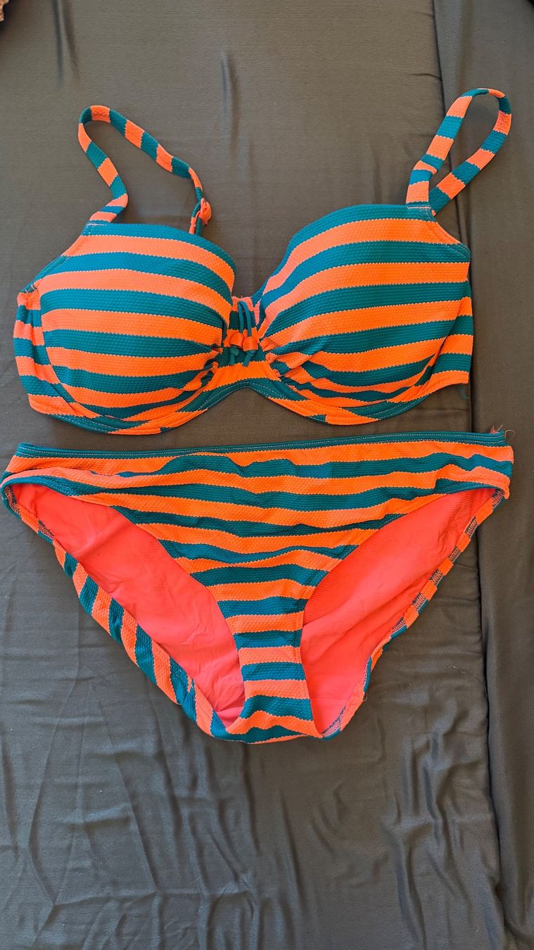 Badekleider & Bikinis: 2 Bikinis von PrimaDonna – Gebraucht aus Rothenthurm von Lynn_DM