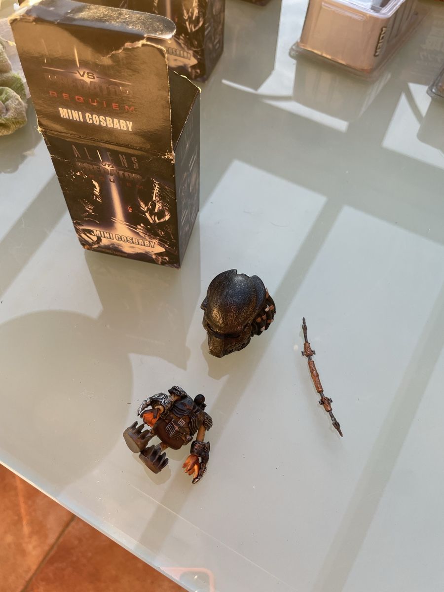 Statuette: Figurine mini cosbaby alien vs predator  – Usato da Les Brenets venduto da serialdrink