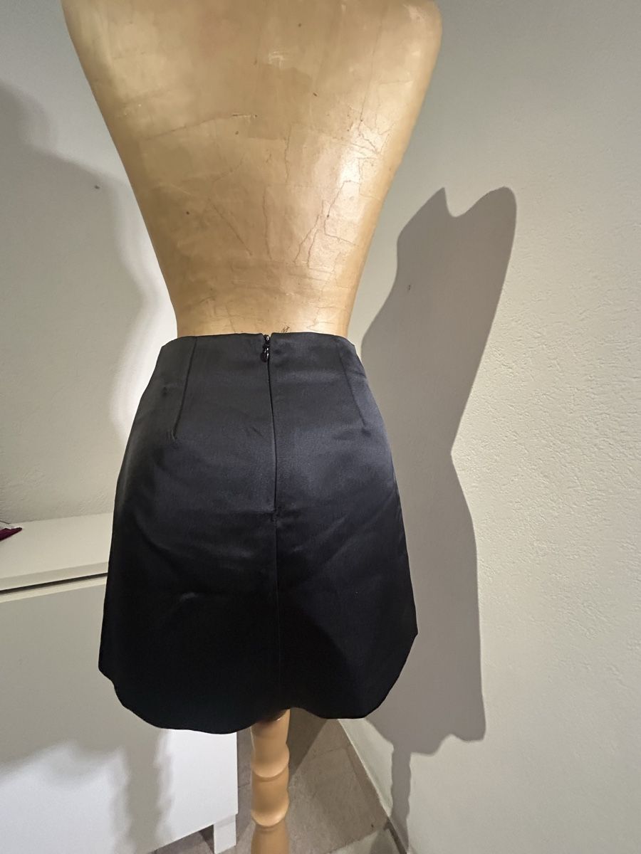H&M Gonne: Jupe noire taille 36 H&M – Usato da chamoson venduto da agr_y2m5 1