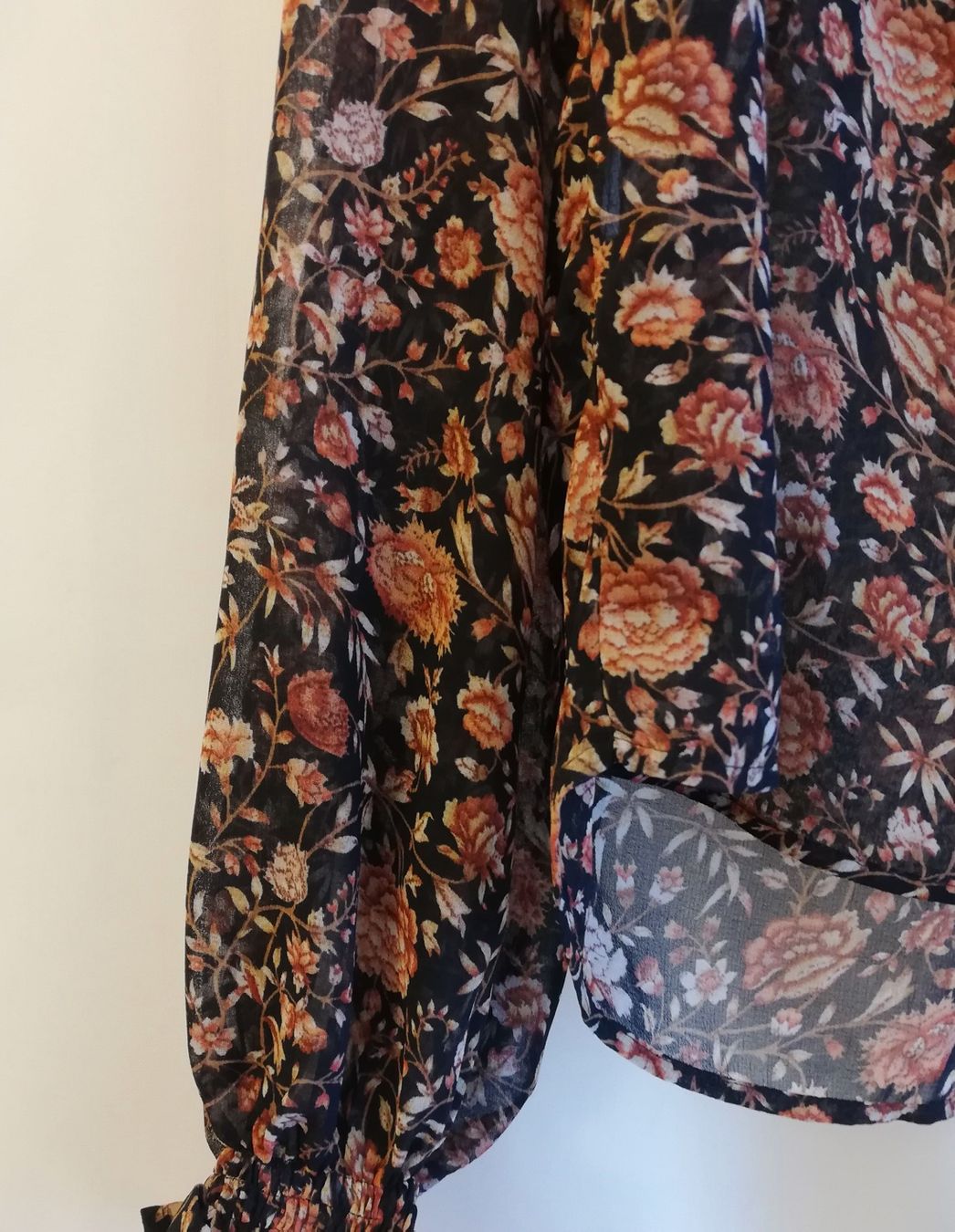 Mango Chemisiers: BLOUSE À FLEURS MANGO – D'occasion à Fribourg par hap_25hw 2