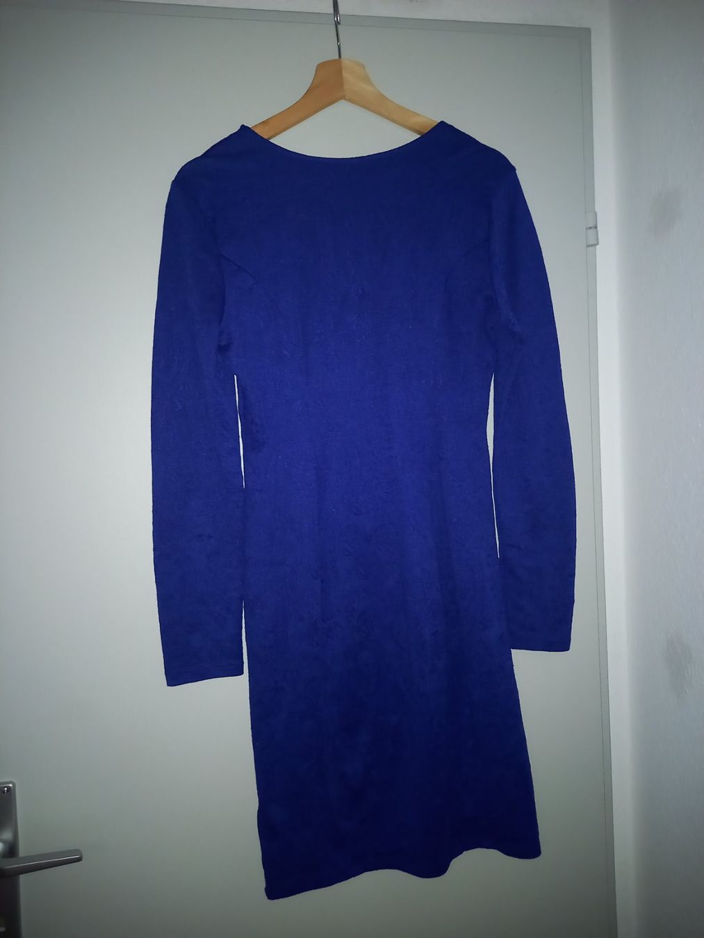 H&M Vestiti: Elastisches, unkelblaues Kleid mit langen Ärmeln Grösse 38 M – Usato da Visp venduto da stell_4cce 4