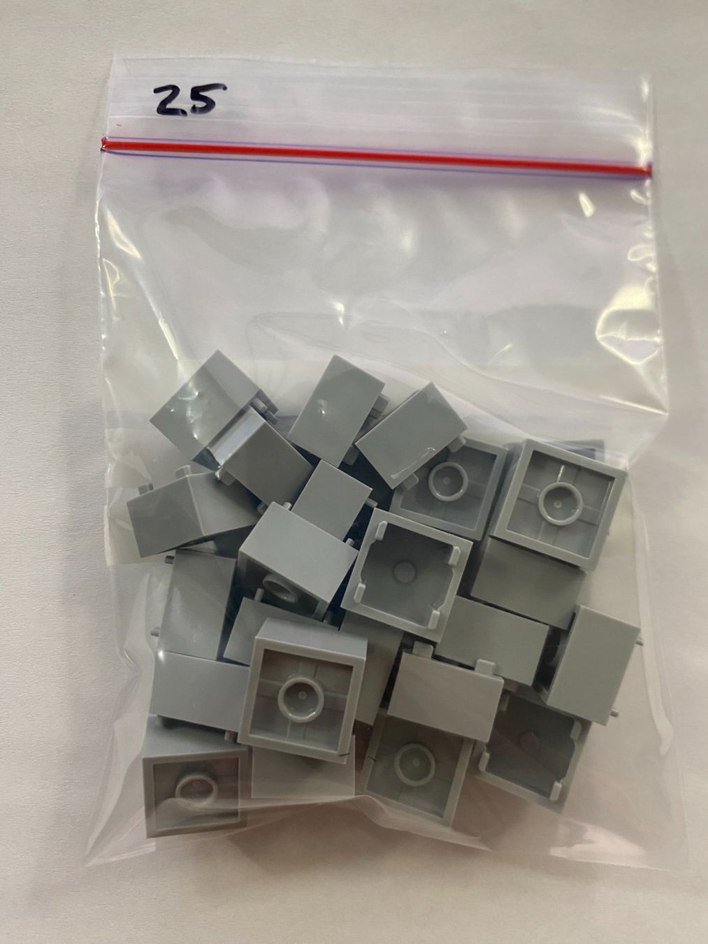 Lego Giocattoli: Lego Light Bluish Gray Container, Box 2 x 2 x 1 25 Stück – Nuovo (secondo la descrizione) da Weingarten-Kalthäusern venduto da McGmavlo 1