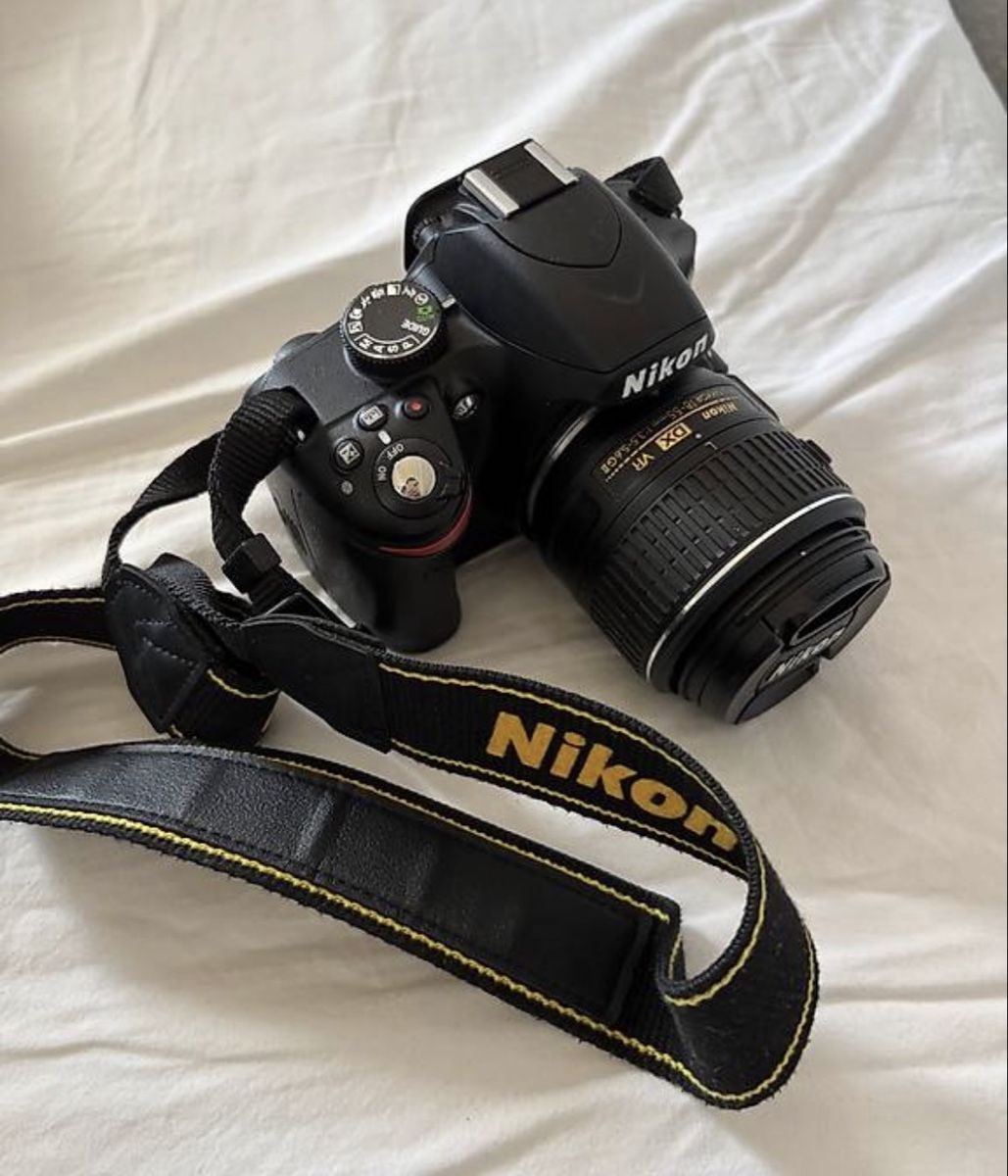 Nikon Appareil photo: Nikon D3200 Spiegelreflex Einsteigerkamera – D'occasion à Fislisbach par secondhandF